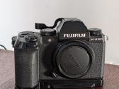 Fuji x s20 komplektas + objektyvai