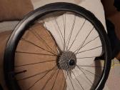 Karboniniai ratai ( rim brake )
