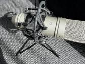 Mikrofonas - Tascam Tm-80 (su stovu)