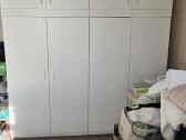 Parduodami miegomojo kambario baldai