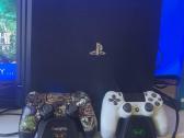 Ps4 pro su zaidimais ir priedais
