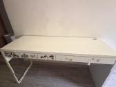 Ikea stalas
