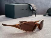Oakley minute