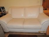 Parduodama itališka sofa su foteliu.