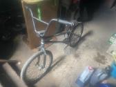 Triukų motociklas BMX
