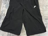 Juodi ilgi Nike šortai / kapriai (Xldydis )