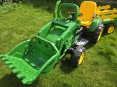 John Deere traktorius su priekaba ir kaušu - nuotraukos Nr. 4