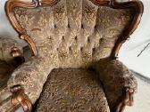 Klasikinio stiliaus komplektas sofa ir 2 foteliai - nuotraukos Nr. 7