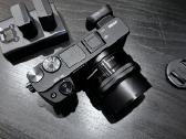 Sony A6300 + 16-50 Oss + 3 baterijos + pakrovėjas
