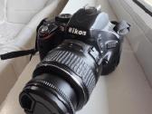 Nikon D5100 su Af-s Nikkor 18-55mm su objektyvu