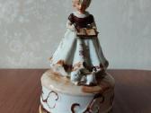 Muzikinė statulėlė iš porceliano / Aukštis 18 cm.