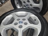 Nissan r16 diskai su gerom vasarinem padangom