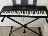 Sintezatorius Yamaha Psr-e283 su stovu