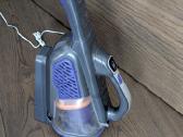 Belaidis rankinis dulkių siurblys Black & Decker