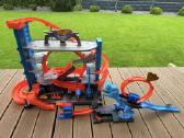 Hot Wheels garažas Ftb69 ir dinozauro trasa Hkx42
