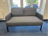 Pilka sofa