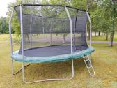 Parduodamas batutas Jumpking Oval 3x4,5m.