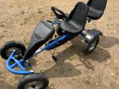 Dvivietis pedalinis kartingas