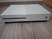 Xbox one s model 1681 taip pat keleta zaidimu