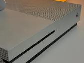 Xbox One S su pulteliu ir zaidimais - nuotraukos Nr. 3