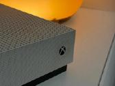 Xbox One S su pulteliu ir zaidimais - nuotraukos Nr. 2