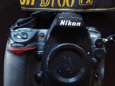 Nikon D700 ir D750