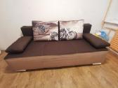 Sofa - lova. Geram stovyje.su dėže patalams.