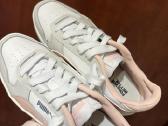 Parduodami originalūs Puma Carina Street sportinia