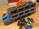 Hot Wheels mašina su mašinėlėm - nuotraukos Nr. 2