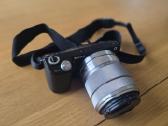 Sony Alpha Nex-5n kartu su objektyvu ir priedais