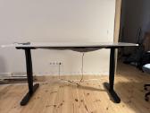 Rašomasis stalas keičiamo aukščio elektrinis Ikea - nuotraukos Nr. 4