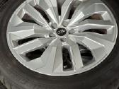Audi ratai etron