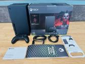 Xbox Series X žaidimų kompiuteris su pulteliu