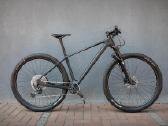 Hard Rocx Superleggera.carbon. M. XT 1x12. Manitou