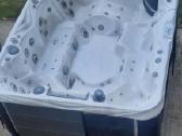 Pgiai l.didele jacuzzi su defektu
