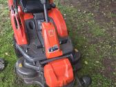 Traktoriukas Husqvarna R 214tc