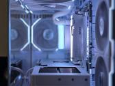 Baltas Lian li 5070 Ti R7 9800x3d arba pagal jus - nuotraukos Nr. 2