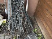 Plastikiniai vejos borteliai ir tvirtinimai