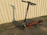 Elektrinis paspirtukas Aprilia - nuotraukos Nr. 2