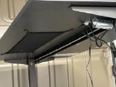 Elektrinis reguliuojamo aukščio stalas - nuotraukos Nr. 2
