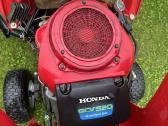 Honda sodo traktoriukas su 2 cilindru varikliu - nuotraukos Nr. 5