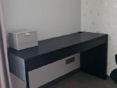 Rašomasis stalas Ikea Micke - nuotraukos Nr. 2