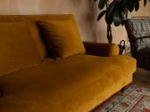 Aksominė garstyčių spalvos sofa - nuotraukos Nr. 2