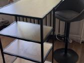 Parduodamas puikuos bukles baro stalas su kėdėmis - nuotraukos Nr. 3