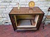 Vintažinė mid century raudonmedžio spintelė - nuotraukos Nr. 3