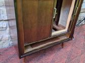 Vintažinė mid century raudonmedžio spintelė - nuotraukos Nr. 12