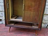 Vintažinė mid century raudonmedžio spintelė - nuotraukos Nr. 14