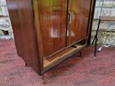 Vintažinė mid century raudonmedžio spintelė - nuotraukos Nr. 17