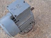 Parduodu trifazį variklį 0.6 kw 1430apsukos - nuotraukos Nr. 2