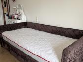 Lova su čiužiniu ir patalynes dėže. - nuotraukos Nr. 2